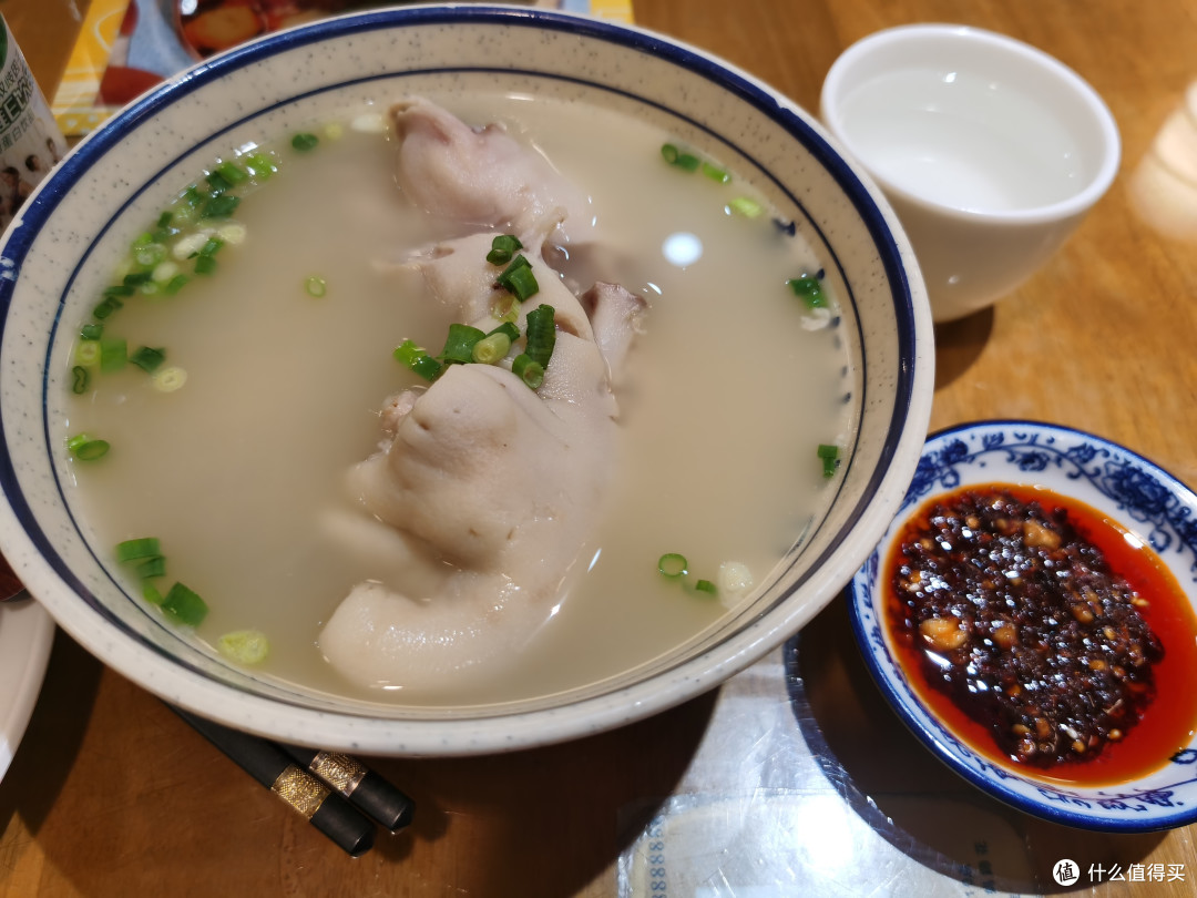 成都丨雪豆炖蹄花,全天营业的老字号——易老妈蹄花