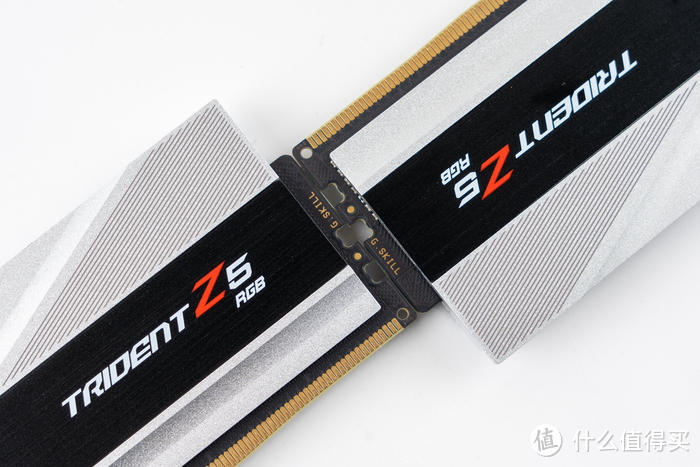 DDR5超频潜力窥探——芝奇 Trident Z5 幻锋戟6800灯条开箱简测