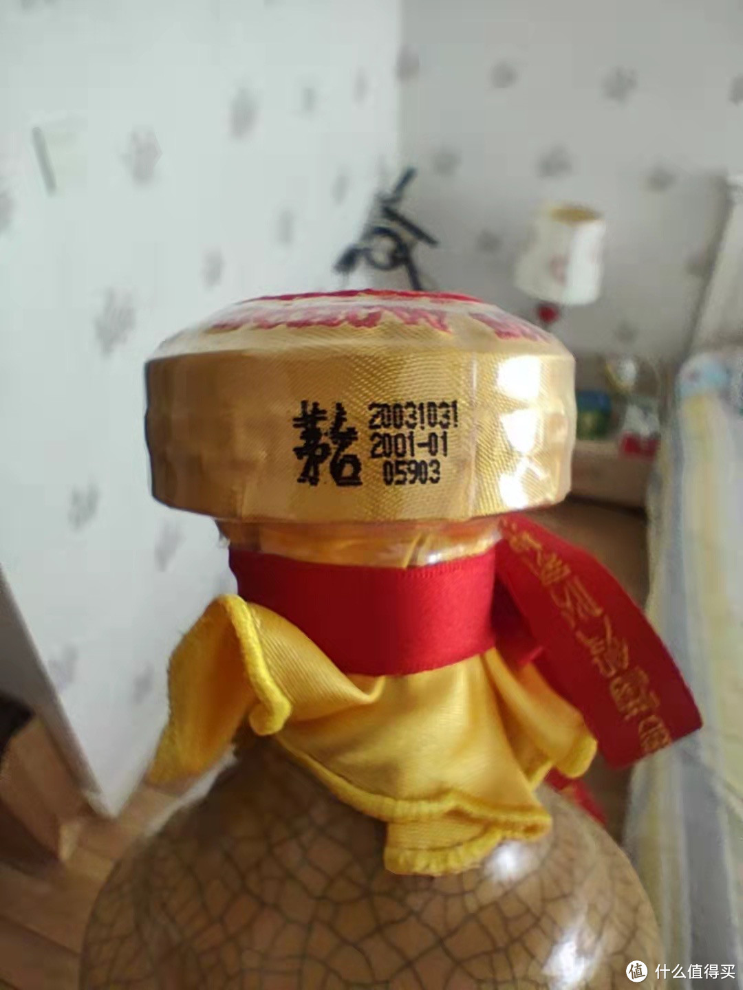 茅台酒千万别放太长时间，20年前买的茅台酒，居然还剩半瓶不到。