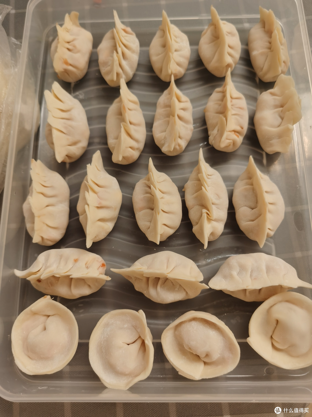 周末和娃包饺子的快乐
