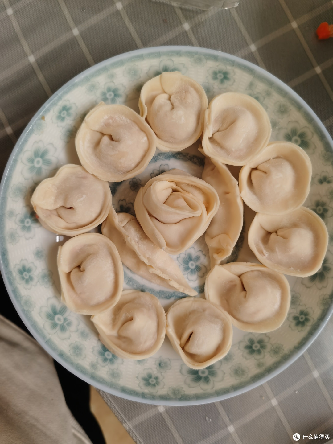 周末和娃包饺子的快乐