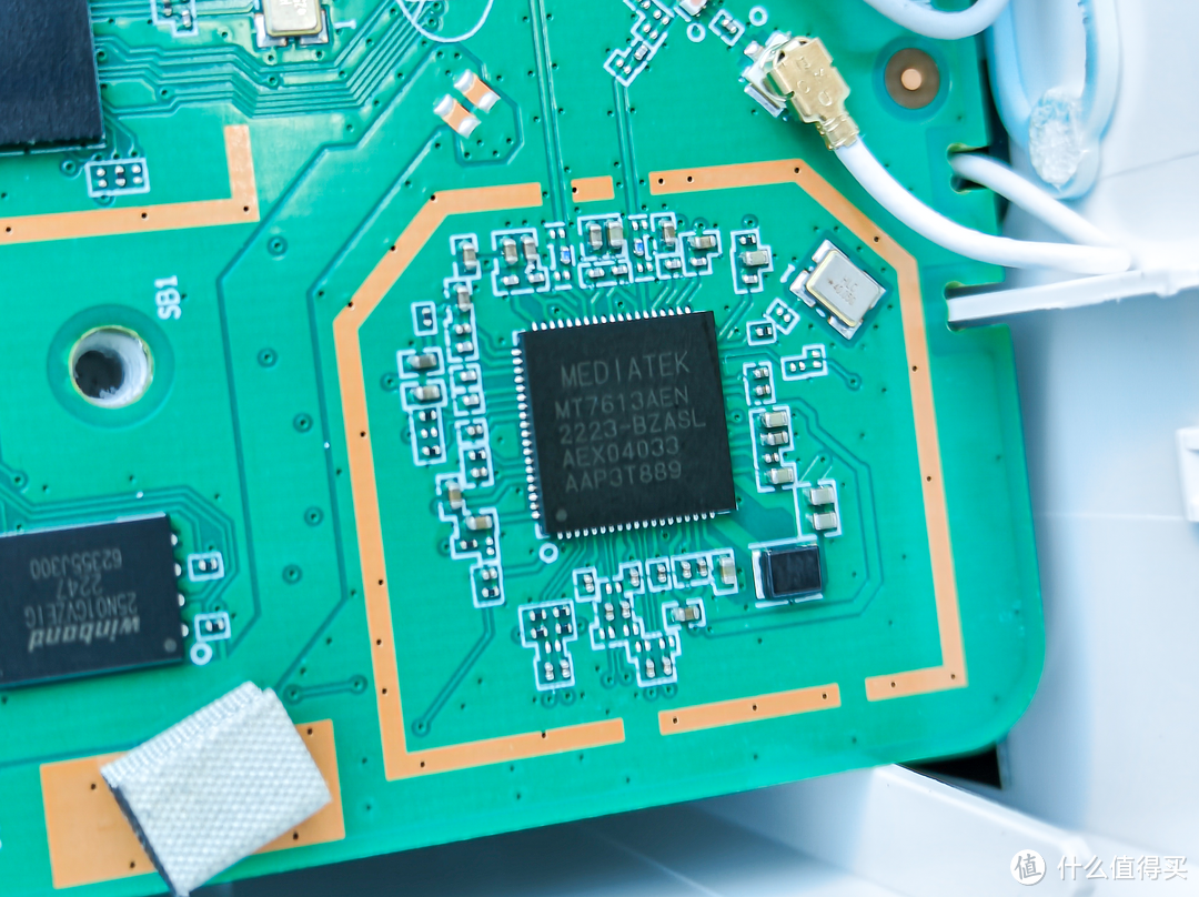 售价不到百元比矿渣还便宜丨中兴小方糖路由器拆解评测