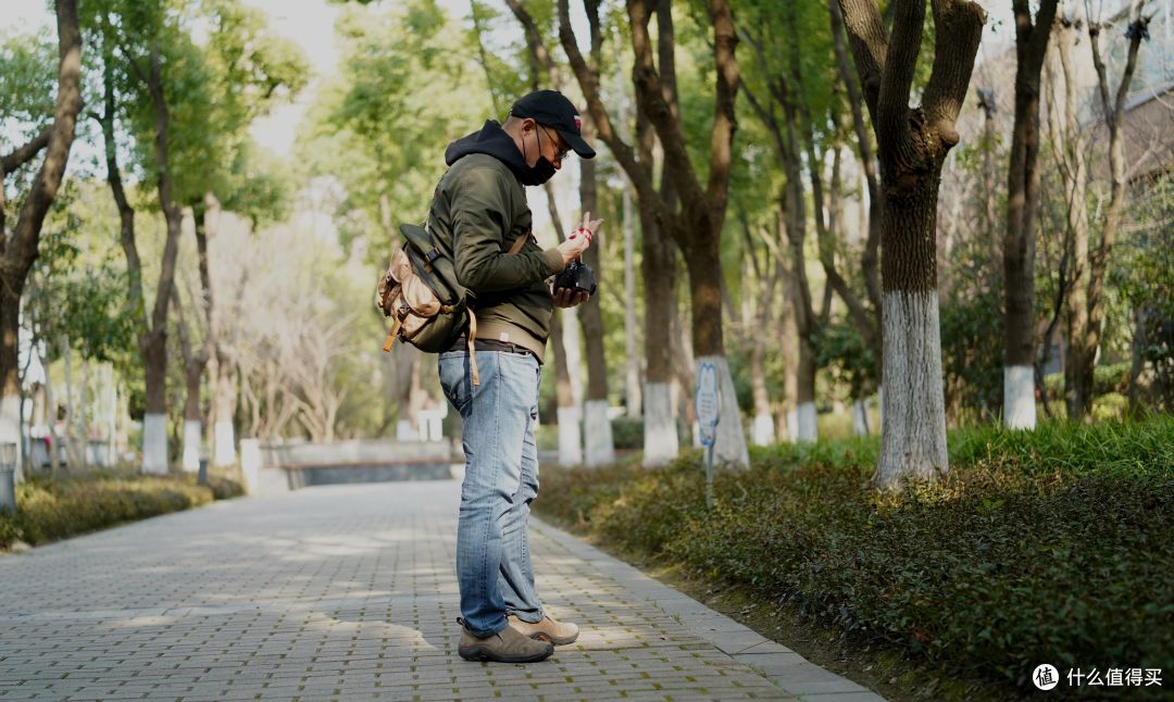 摄影爱好者的选择，入手Lofree洛斐遍野环保相机包。