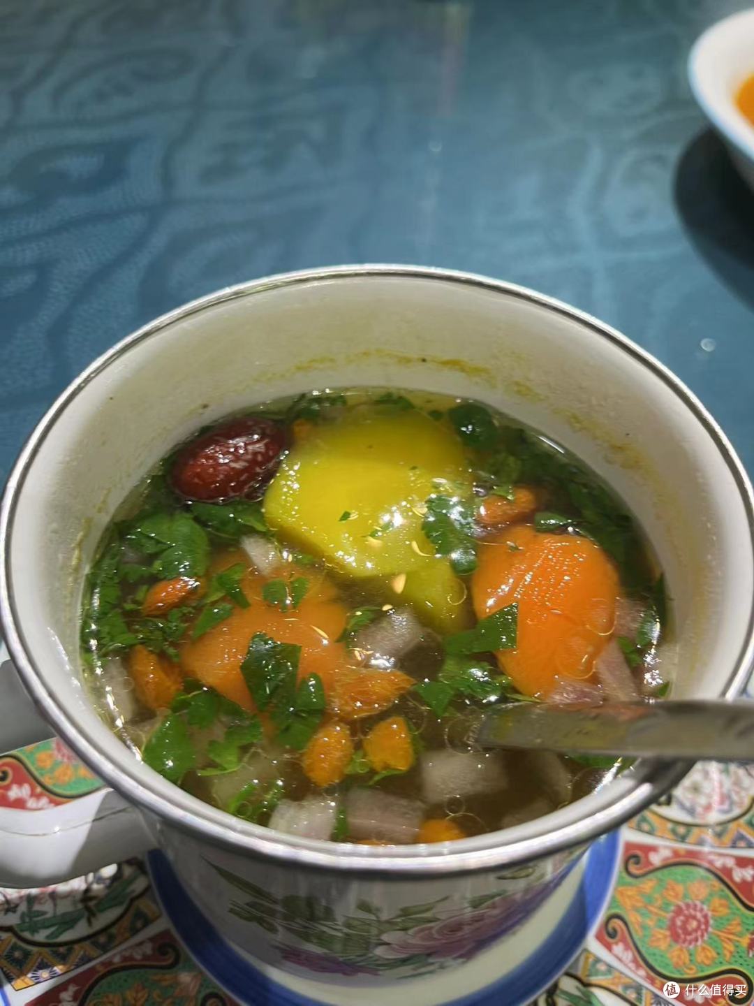 新疆美食真是太好吃了！酸奶，大盘鸡，肉骨茶，北京的春天，新疆现在还是冬天~