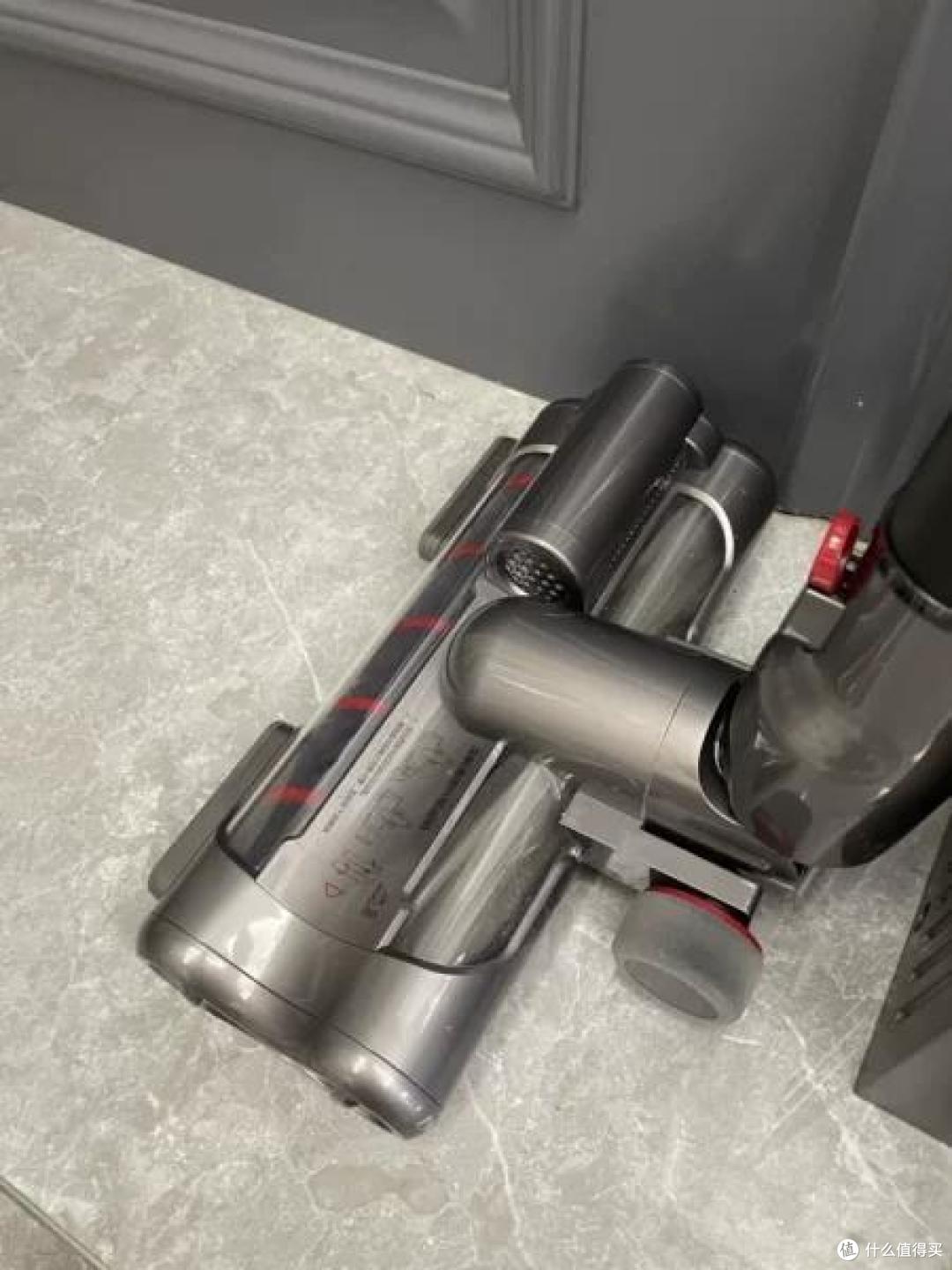 小狗T12 Storm Rinse擦地吸尘器评测:一款产品解决多种使用需求
