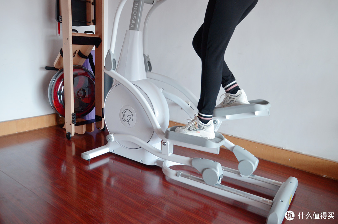 减脂的一百种方式：野小兽椭圆机给你极致的运动体验，瘦身翘臀满足你的健身高要求！