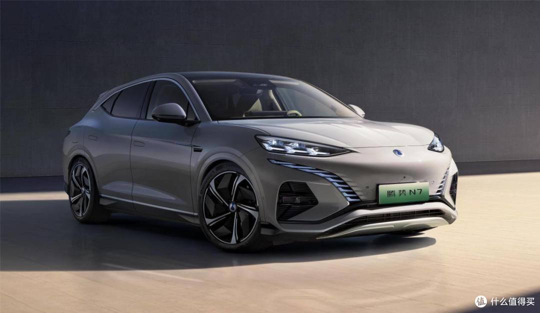 腾势N7唯一猎跑SUV?保时捷的既视感,你给比亚迪的设计打多少分