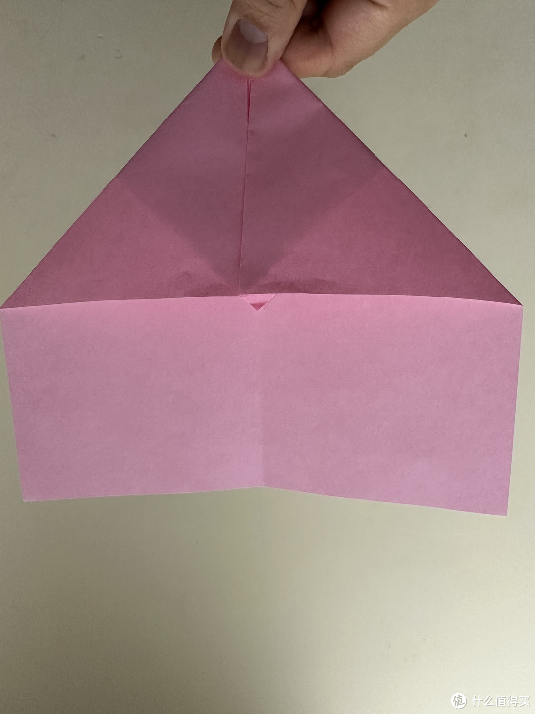 我用一张A4纸给孩子折了纸飞机✈️连他们老师都想要玩！🤣