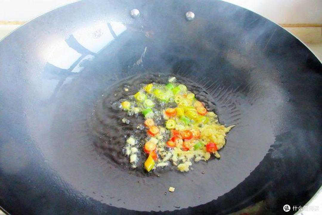 不知吃什么,就用豆皮和它搭配,简单快手,上桌就光盘