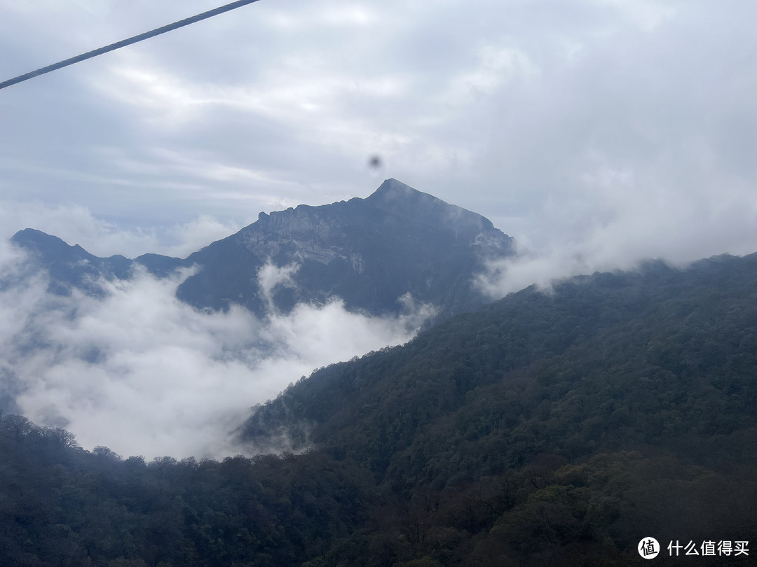 简单记一下梵净山的游玩攻略。有门票半价活动记得提前预约