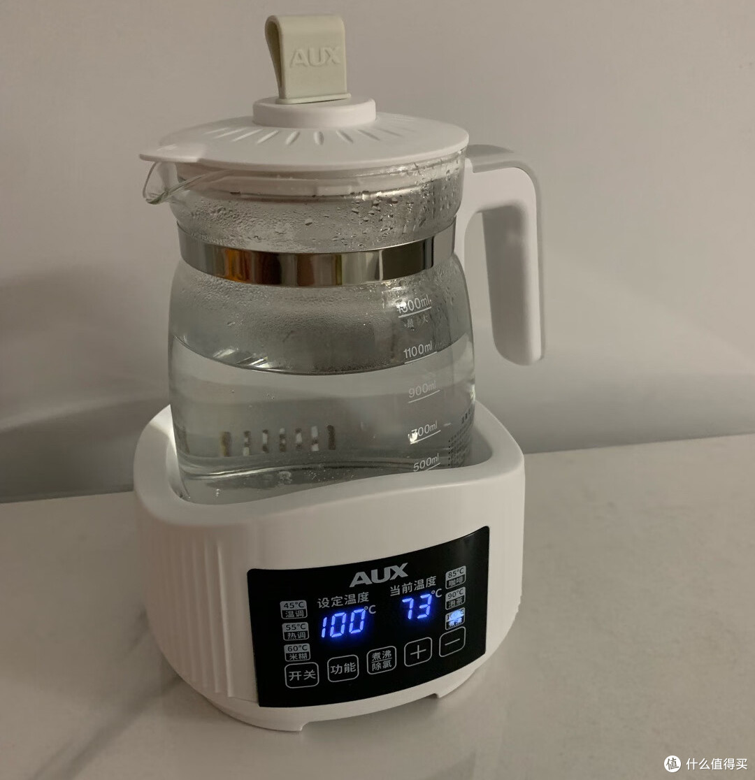 母婴用品恒温壶,保温热水冲泡奶粉还不错