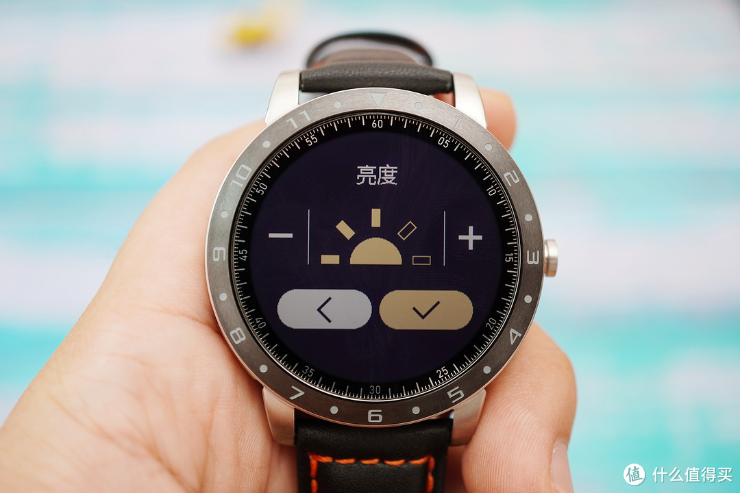 可以测血压、血氧、心率，还能追踪经期？华硕VivoWatch 5智能手表