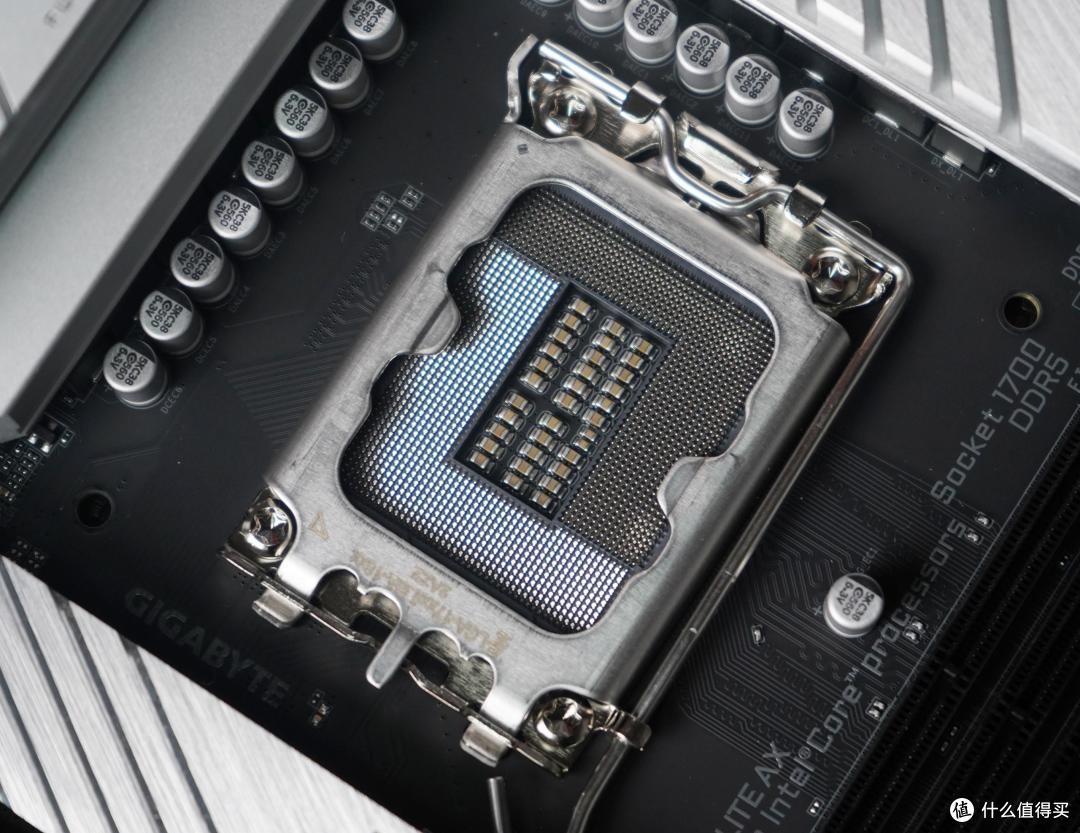 谁说蚍蜉不能撼大树?技嘉小雕B760M主板跑i9-13900K