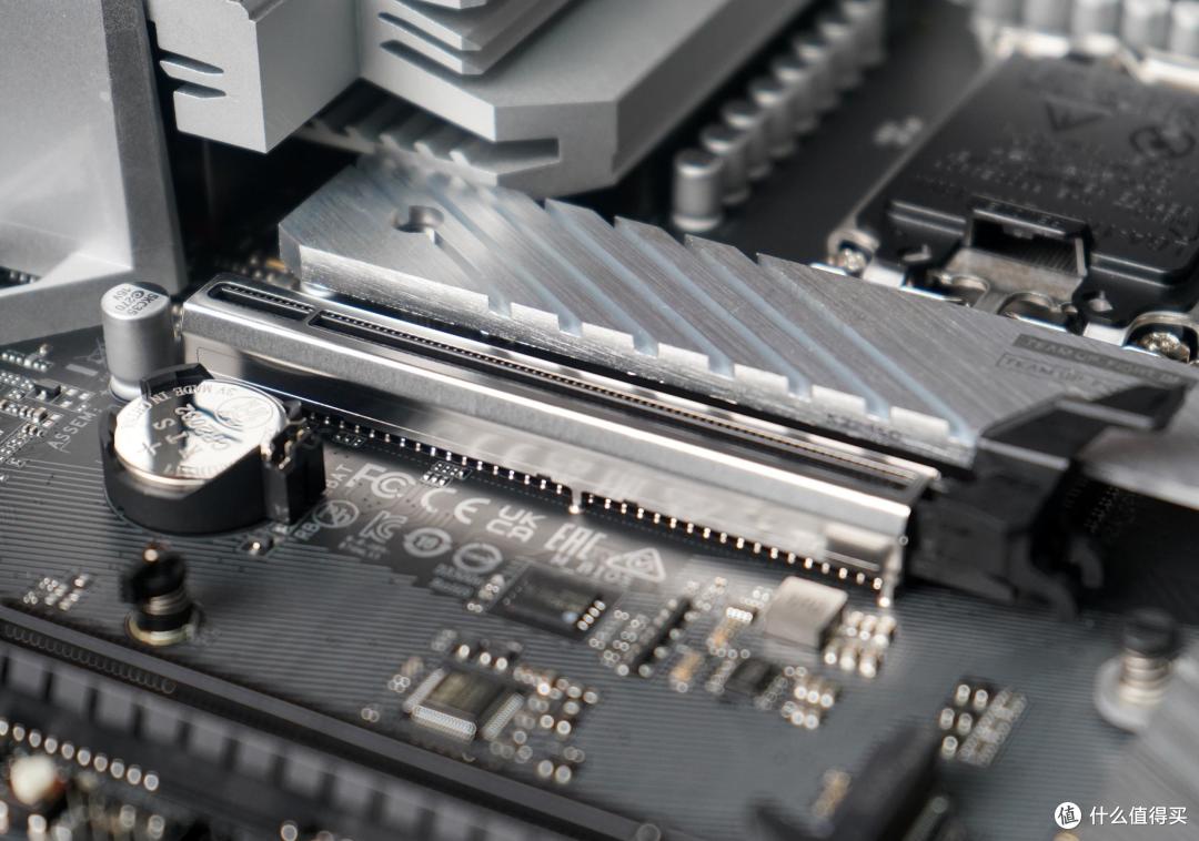 谁说蚍蜉不能撼大树?技嘉小雕B760M主板跑i9-13900K