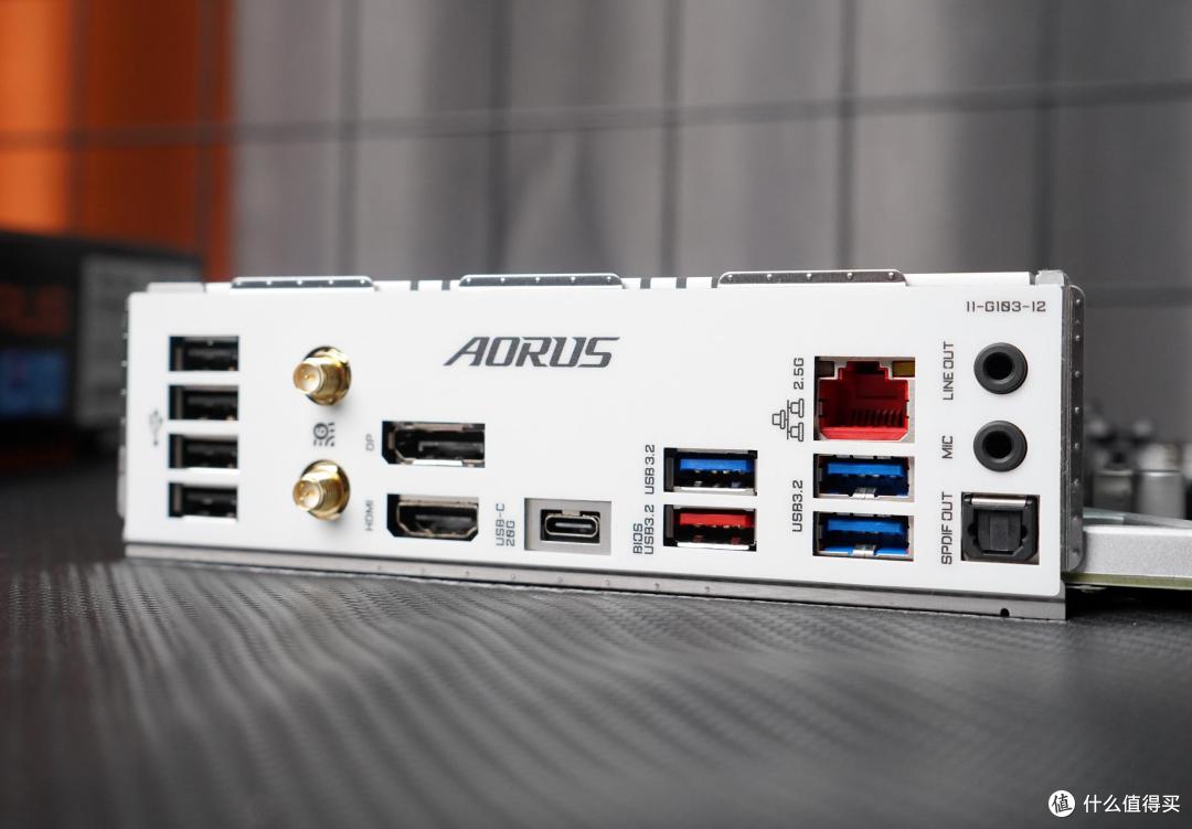 谁说蚍蜉不能撼大树?技嘉小雕B760M主板跑i9-13900K