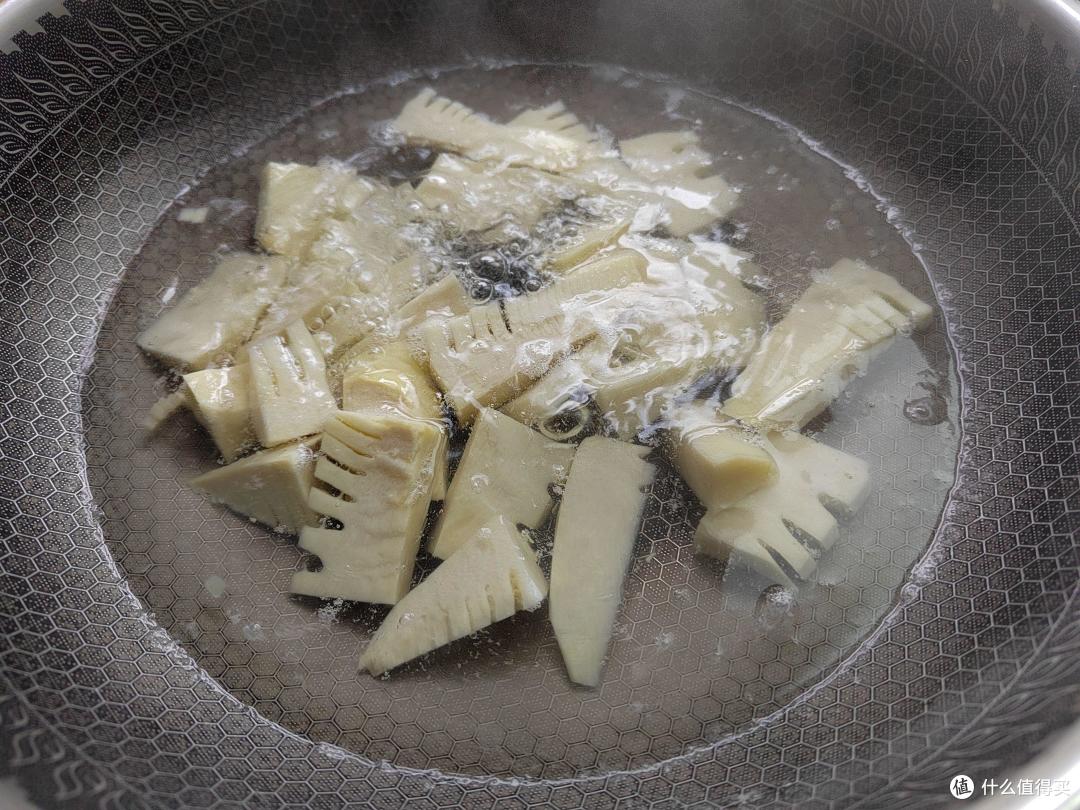 入春后,白菜萝卜靠边站,最该吃的菜是它,脆爽鲜美营养足!