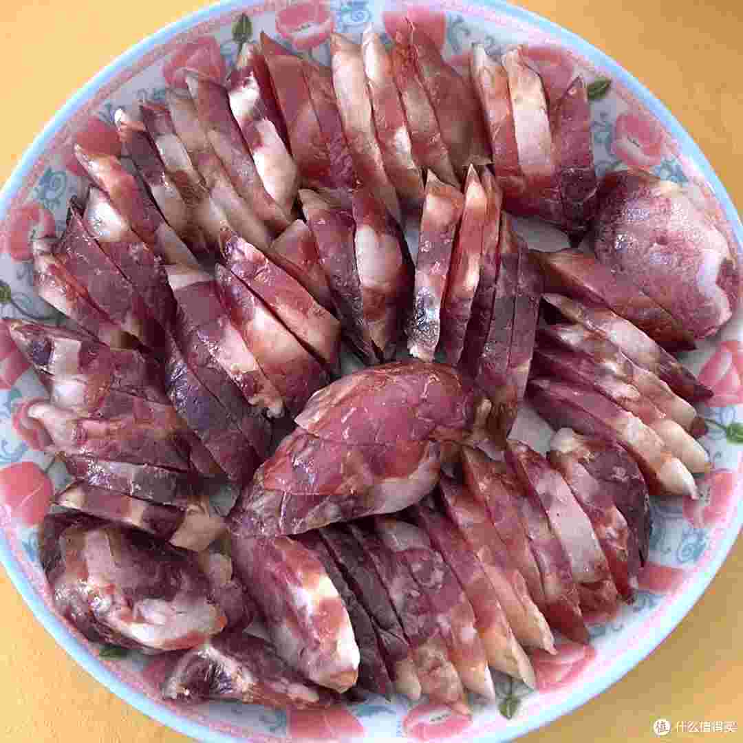 去广东同事家吃“年例”,菜品丰富,大家都吃撑了