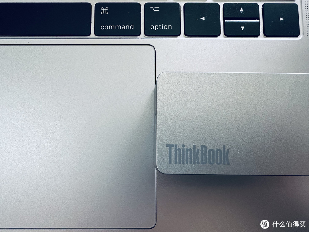 ThinkBook饼干适配器，外出充电神器