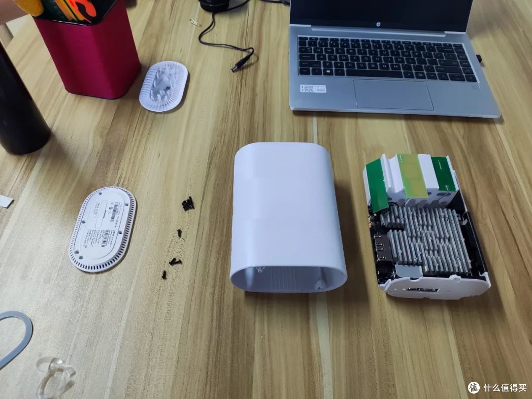 全网首发:某大厂5G CPE的拆解评测!