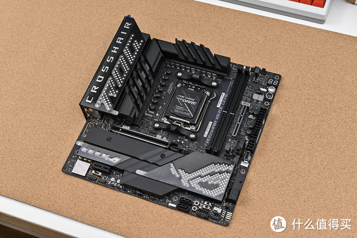 Mesh 副屏白松果——ROG X670E-GENE+乔思伯 D41装机展示