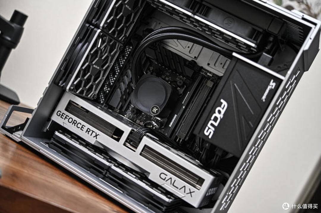 高质感无光主机——ROG X670E-GENE+ aboStudio ContainerL 装机展示