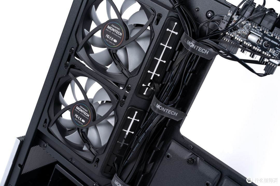 不一样的海景房 — MONTECH SKY TWO+ROG B760-F+XFX 7900XT 装机展示