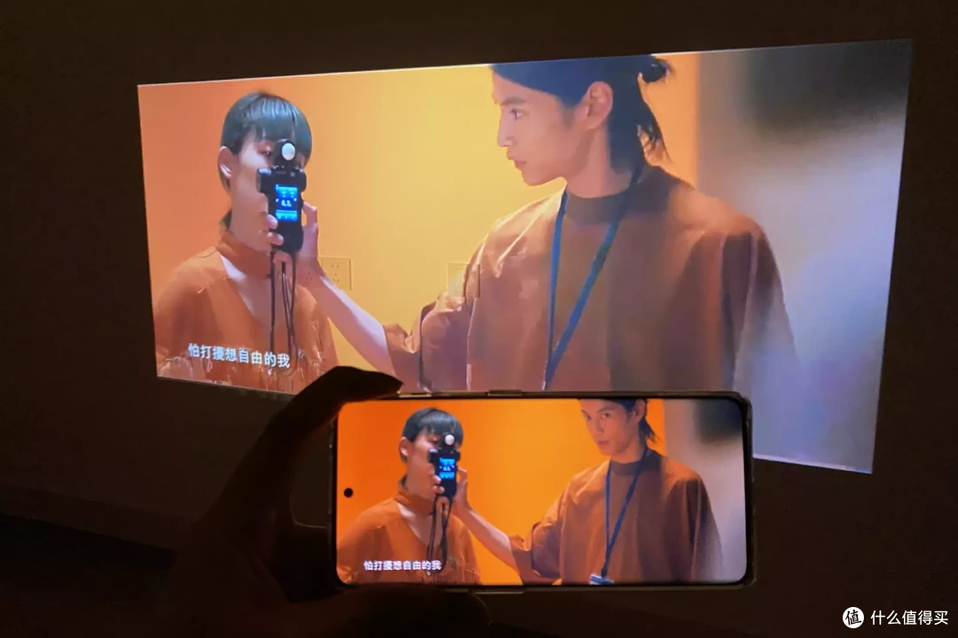 全密闭式光机,1080P物理分辨率,这款投影仪家用,商用我都十分推荐