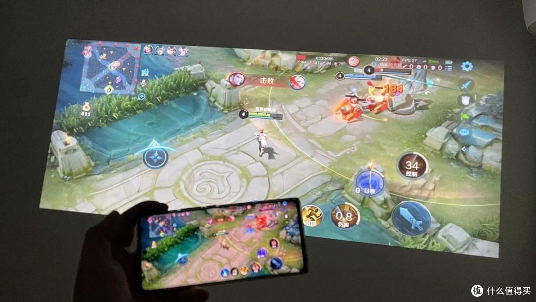 没短板？ 1000ansi流明+自动对焦、梯形矫正，封闭光机更可靠