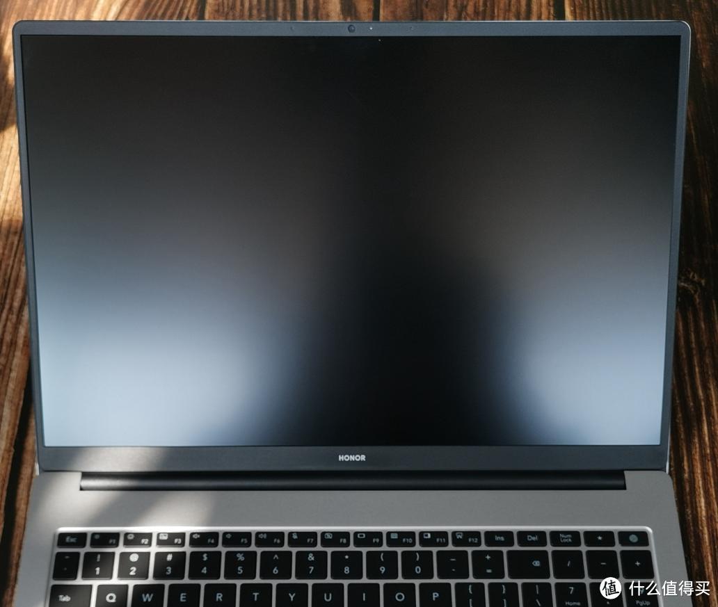 荣耀MagicBook X 16 Pro评测：轻薄本新一代，更快、更强、更Pro！