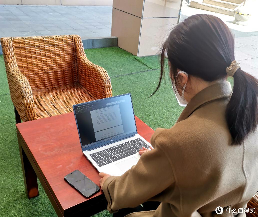 荣耀MagicBook X 16 Pro评测：轻薄本新一代，更快、更强、更Pro！