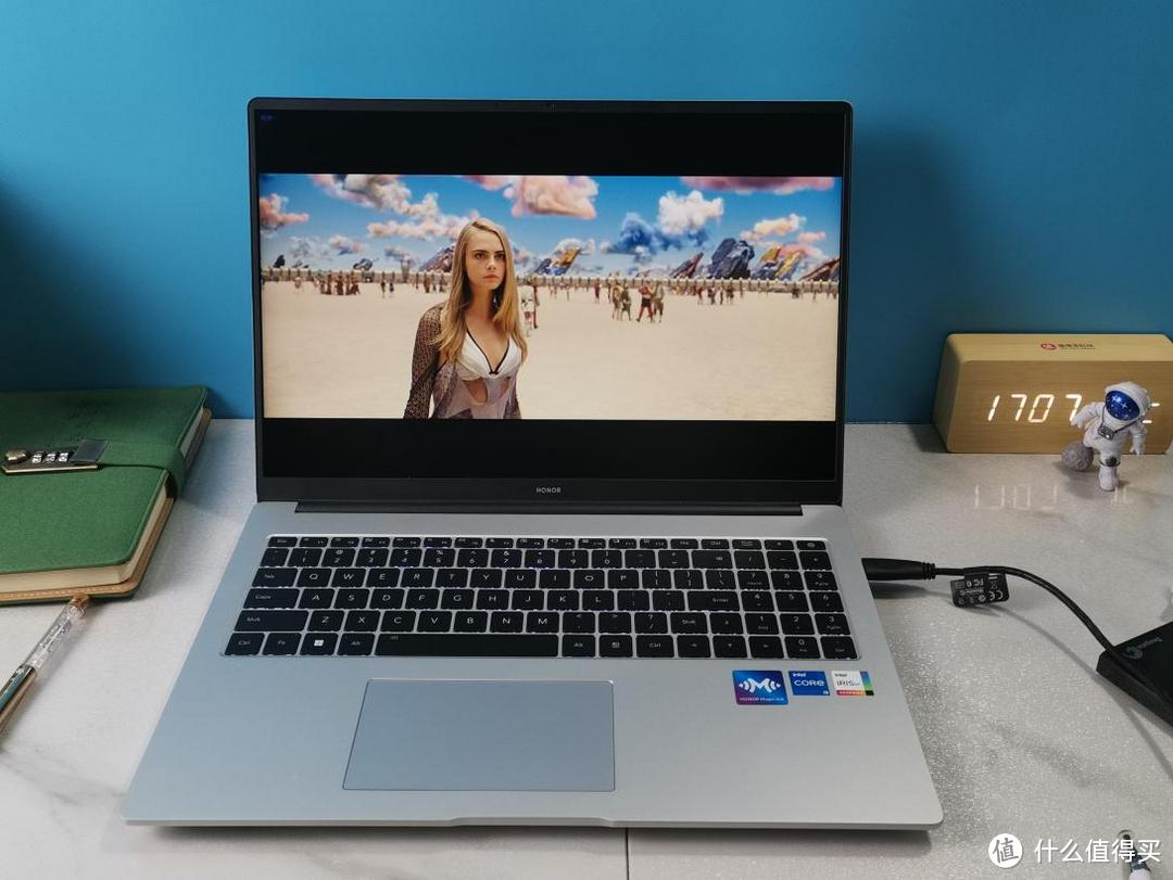 荣耀MagicBook X 16 Pro评测：轻薄本新一代，更快、更强、更Pro！