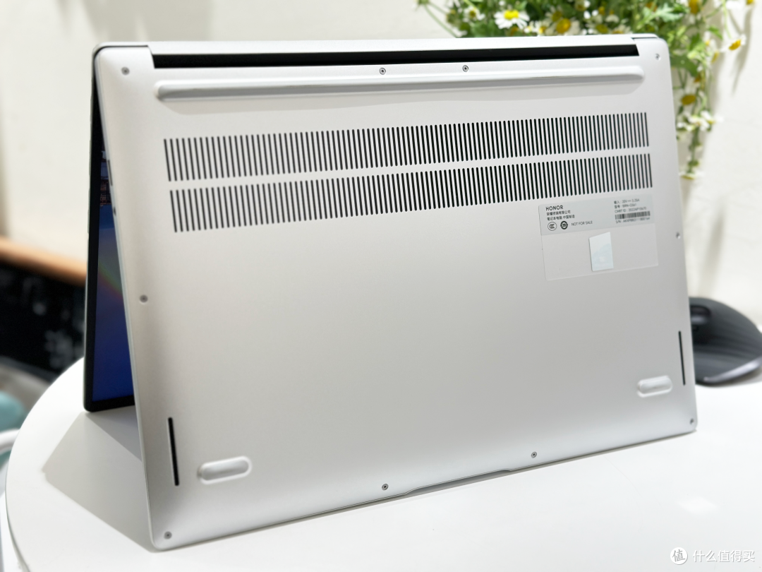 轻薄本中的“重量级“选手——荣耀MagicBook X 16 Pro