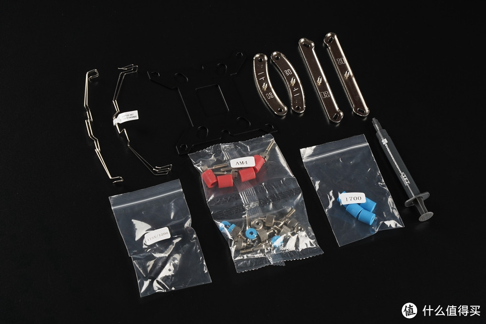附件扣具一览，全金属扣具外加一大支TF7硅脂一如既往的好评，1700扣具附件和AM4扣具附件也用不同颜色加以区分。