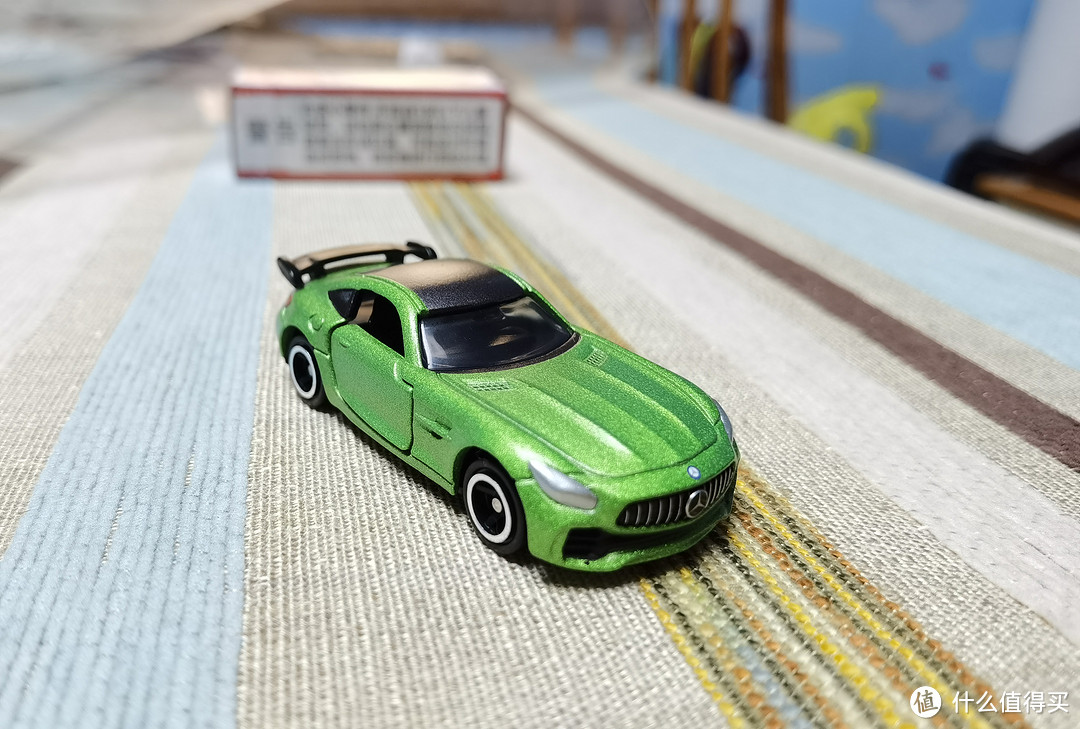 ​多美卡红白盒7号车-奔驰AMG GT R