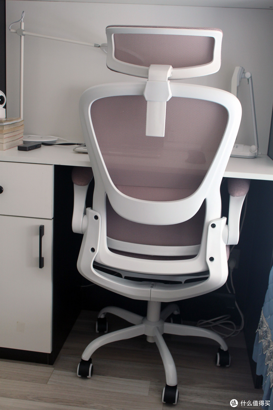 永艺人体工学MISS女性椅：专为女性打造的座椅，让办公更舒适