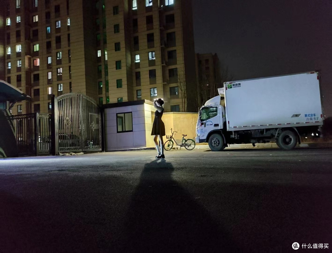 贫民窟女孩轻奢品牌连衣裙初体验