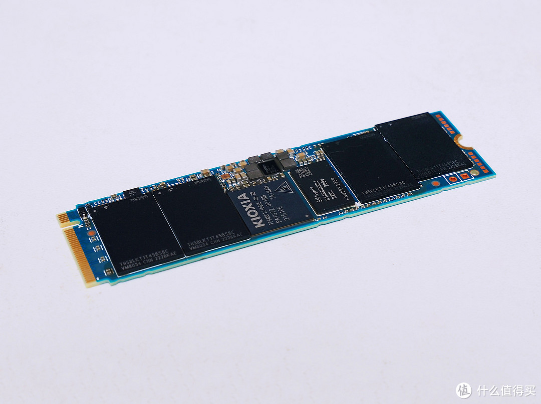 大厂固态硬盘也开始玩性价比了？铠侠 PCIe4.0 SE10 SSD实测 ，1GB只要五毛钱，还带外缓！