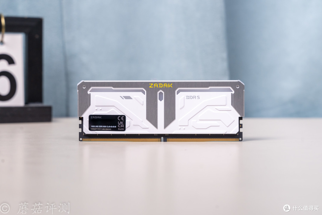 外观精致,设计感一流,宇瞻ZADAK SPARK DDR5 白色RGB内存条 评测