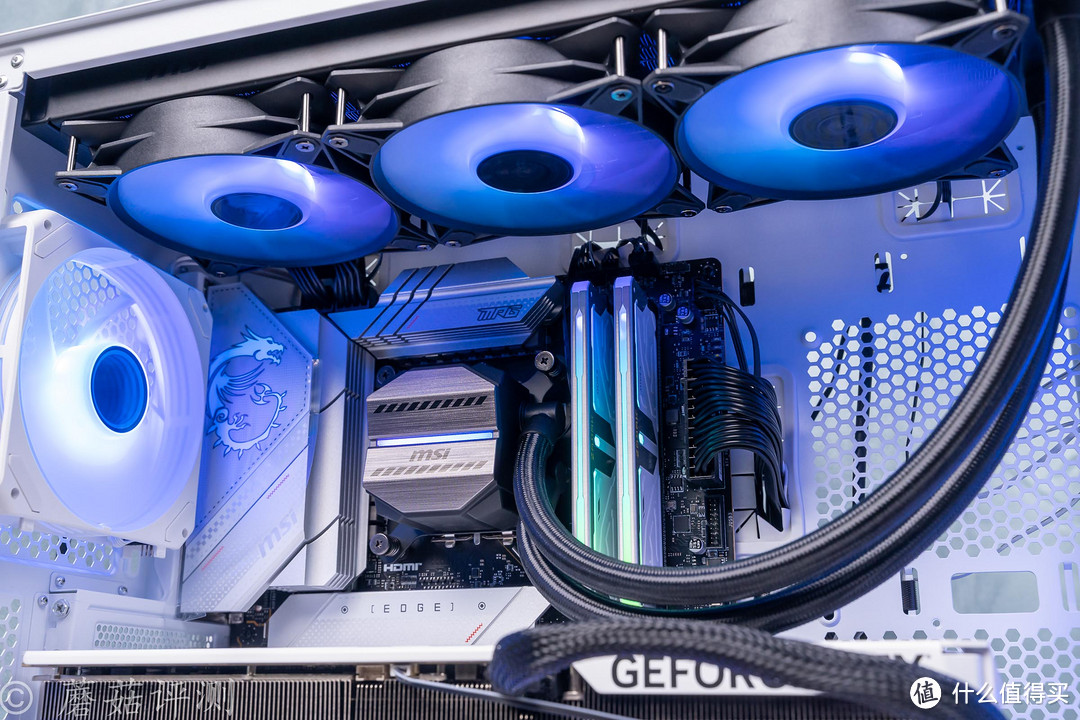 外观精致,设计感一流,宇瞻ZADAK SPARK DDR5 白色RGB内存条 评测