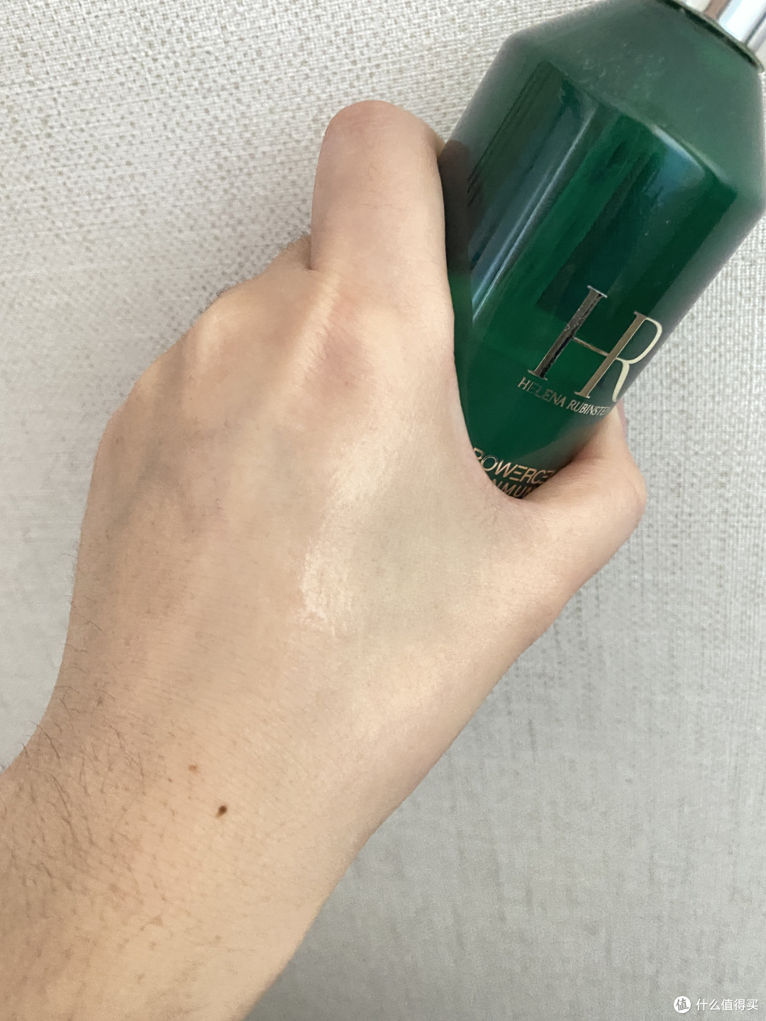初老、敏感肌、烂脸,一瓶多效的HR绿宝瓶精华真是绝了!
