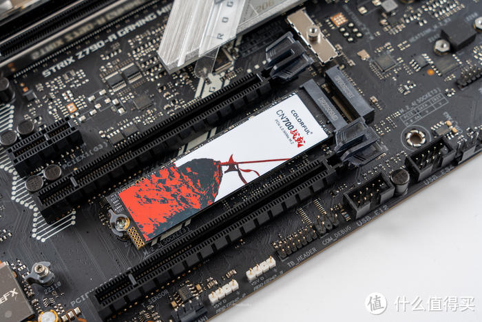 紧凑短风道——ROG Z790 吹雪+分形工艺 Torrent Compact 装机展示