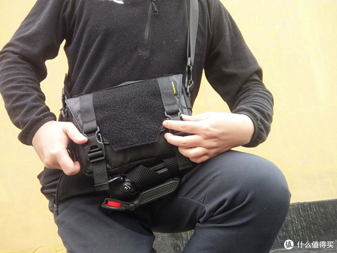 内外兼修的设计之美奈特科尔slb05影机能通勤斜挎包