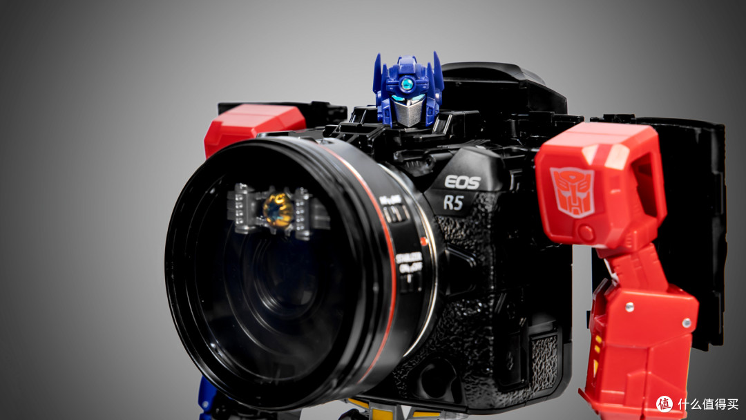 佳能联名变形金刚,让擎天柱变成最好的佳能无反相机