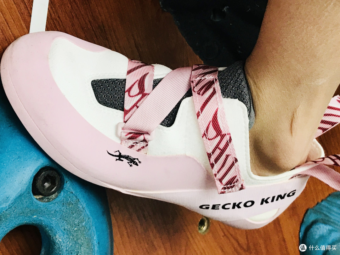 跳绳年级第一,再玩什么?攀岩的女生最美丽,小壁虎上墙记