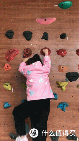 跳绳年级第一,再玩什么?攀岩的女生最美丽,小壁虎上墙记