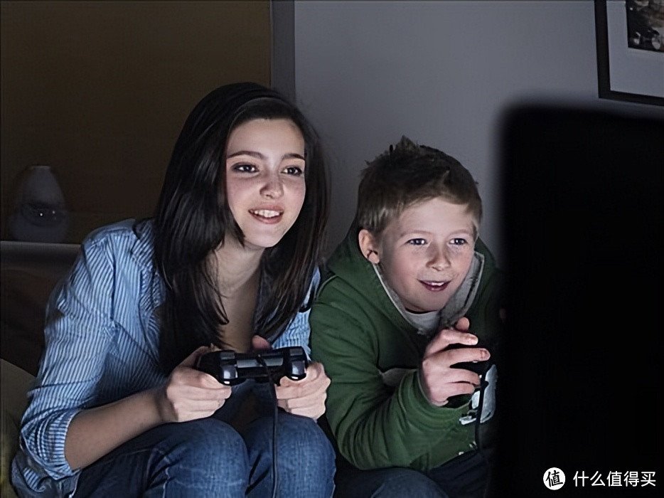 为什么游戏电视越来越受年轻人青睐？选购时该重点关注什么？