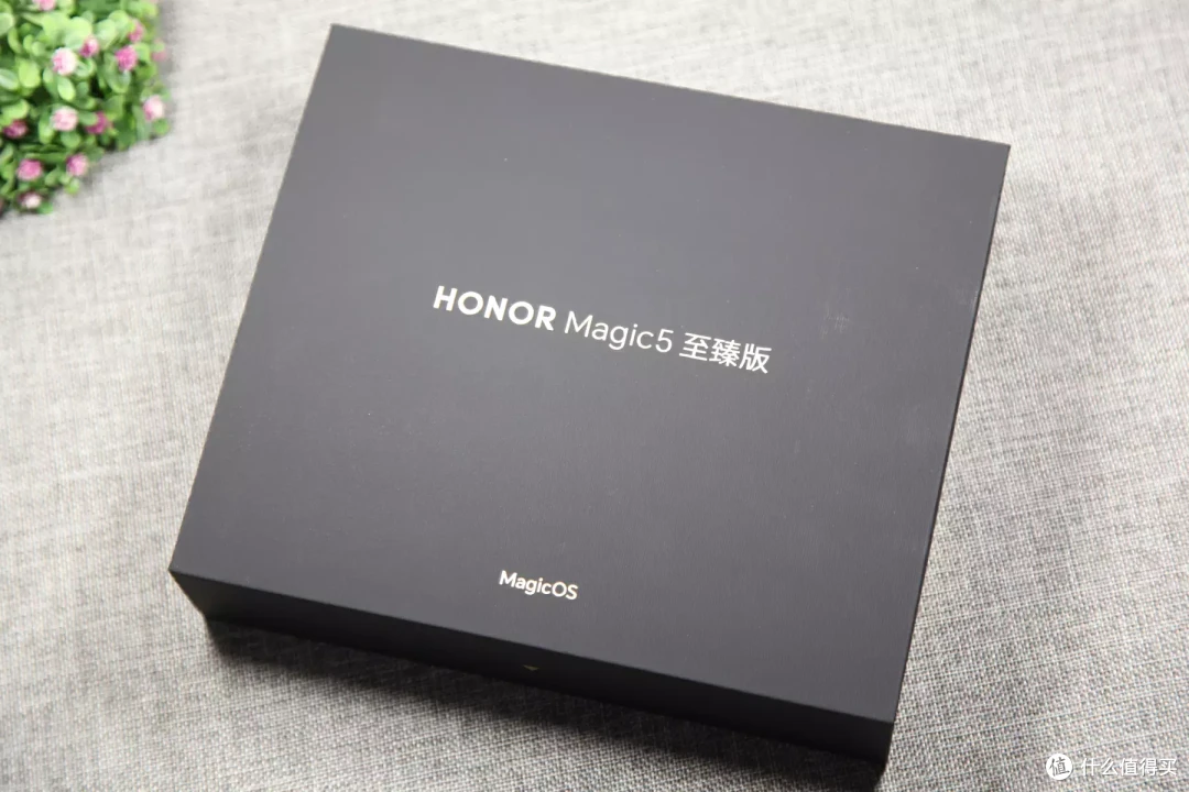冲动买了台荣耀Magic5至臻版,单手模式很好用,快捷功能不如MIUI