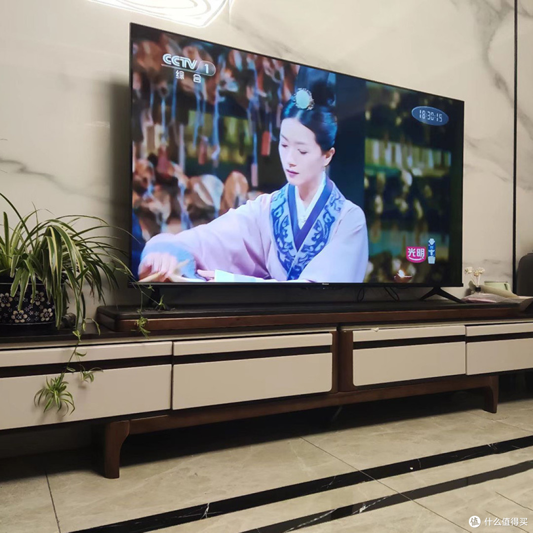 4K超清+悬浮屏，2000元价位的海信65E3H物超所值_电视_什么值得买
