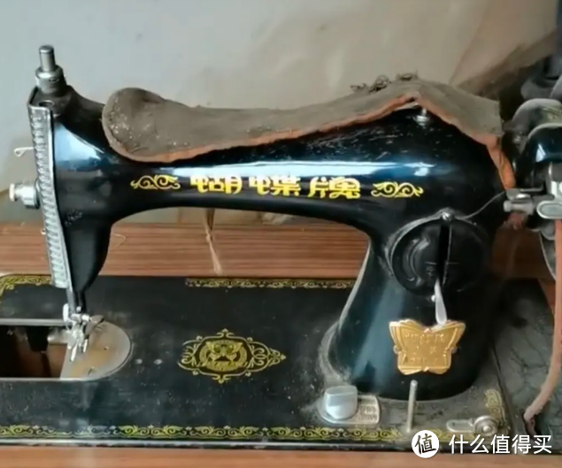 有人会到农村收老式缝纫机，他们用来做什么？看完你就明白了