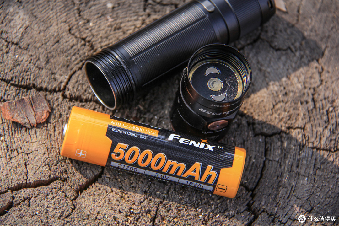 EDC佳品,保证足下安全:FENIX E35R手电
